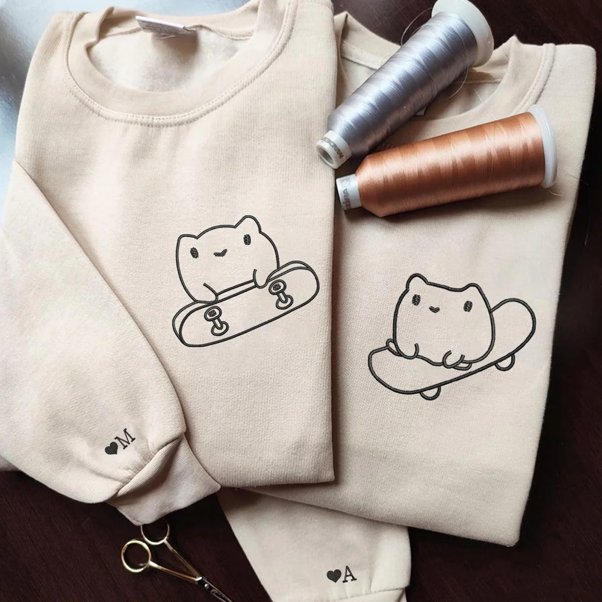 Custom Embroidered Cute Frog Skateboards Matching Hoodies for Couples - Image 7