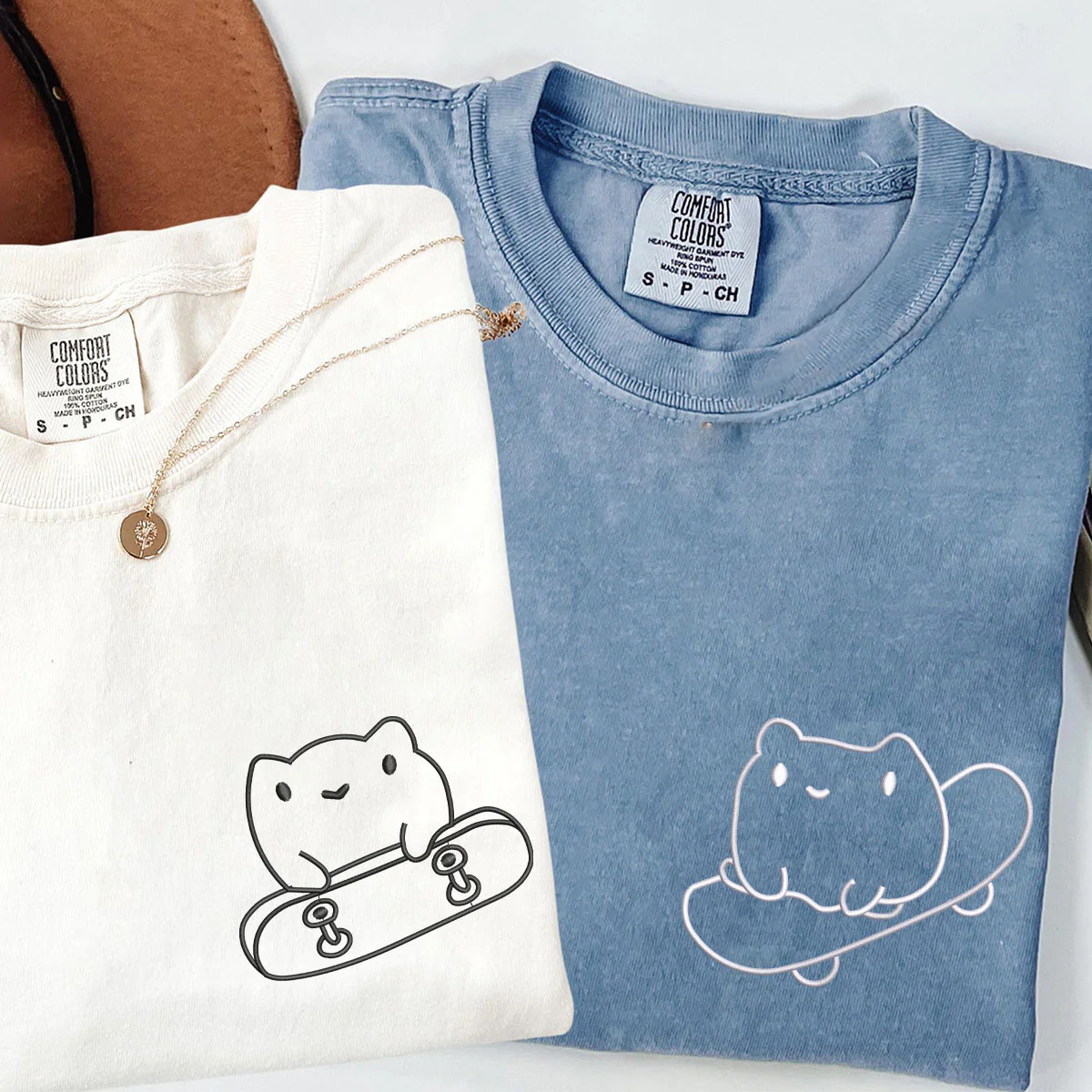Custom Embroidered Cute Frog Skateboards Matching T-shirts for Couples - Image 3