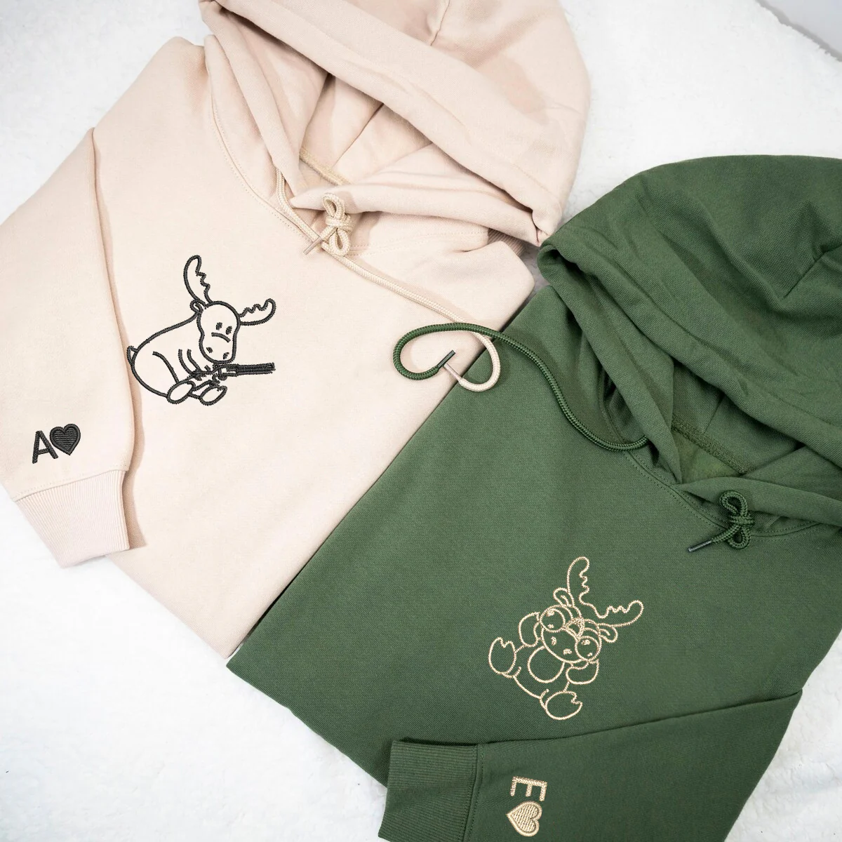 Custom Embroidered Deer Hunting Matching Hoodies for Couples - Image 2