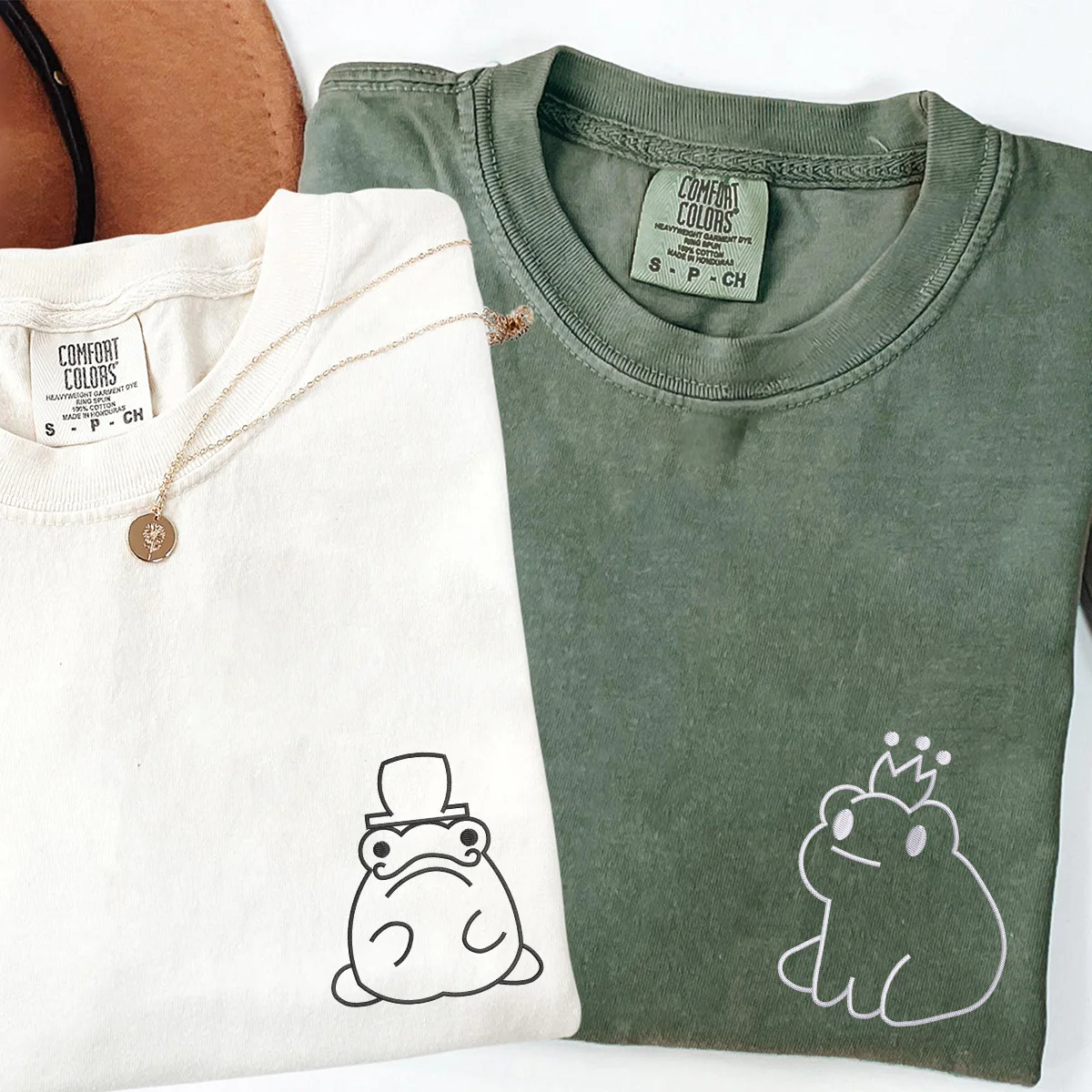 Custom Embroidered Frog King and Queen Matching T-shirts for Couples - Image 4