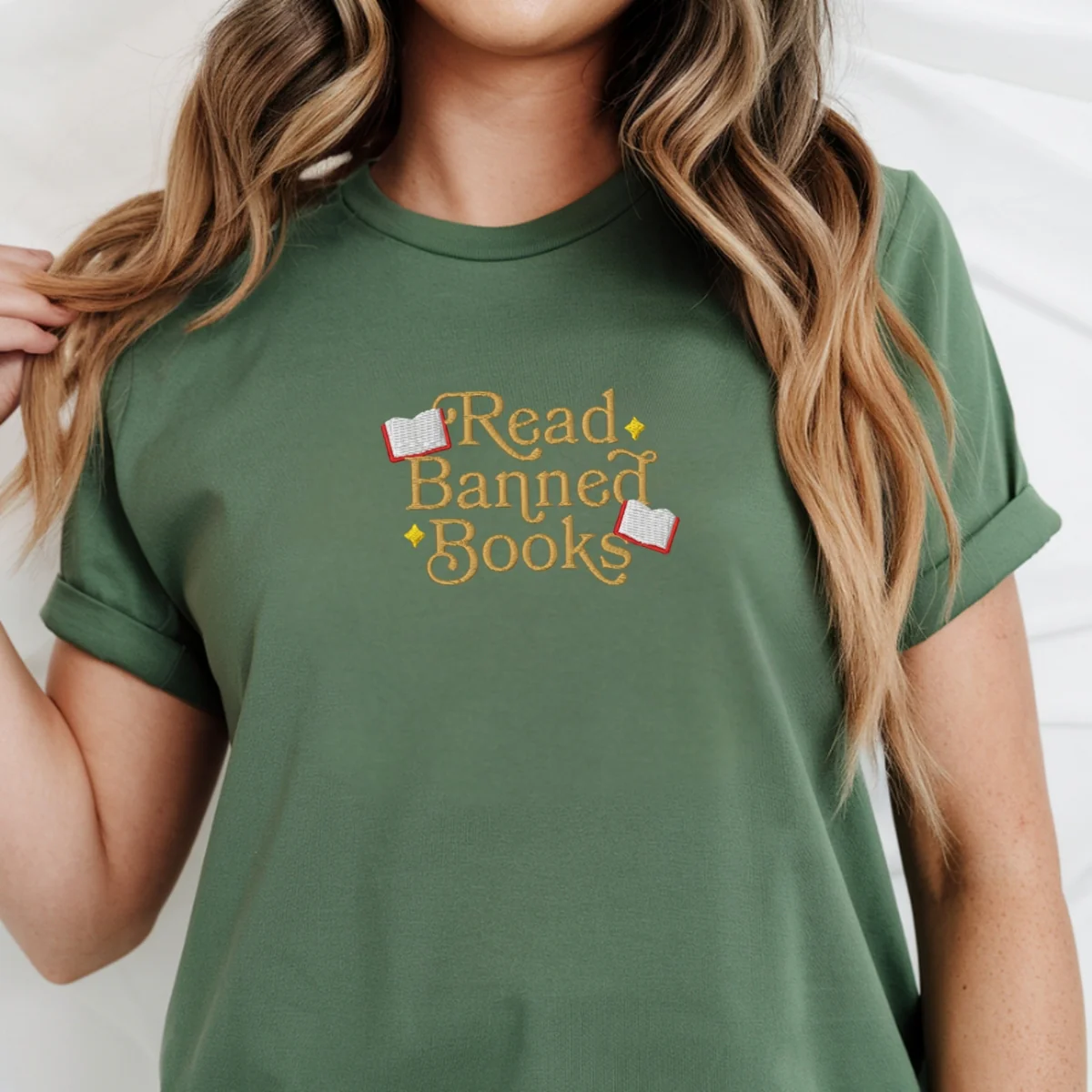 Custom Embroidered Read Banned Books T-shirt - Thoughtful Gift for Readers & Bookworms - Image 10