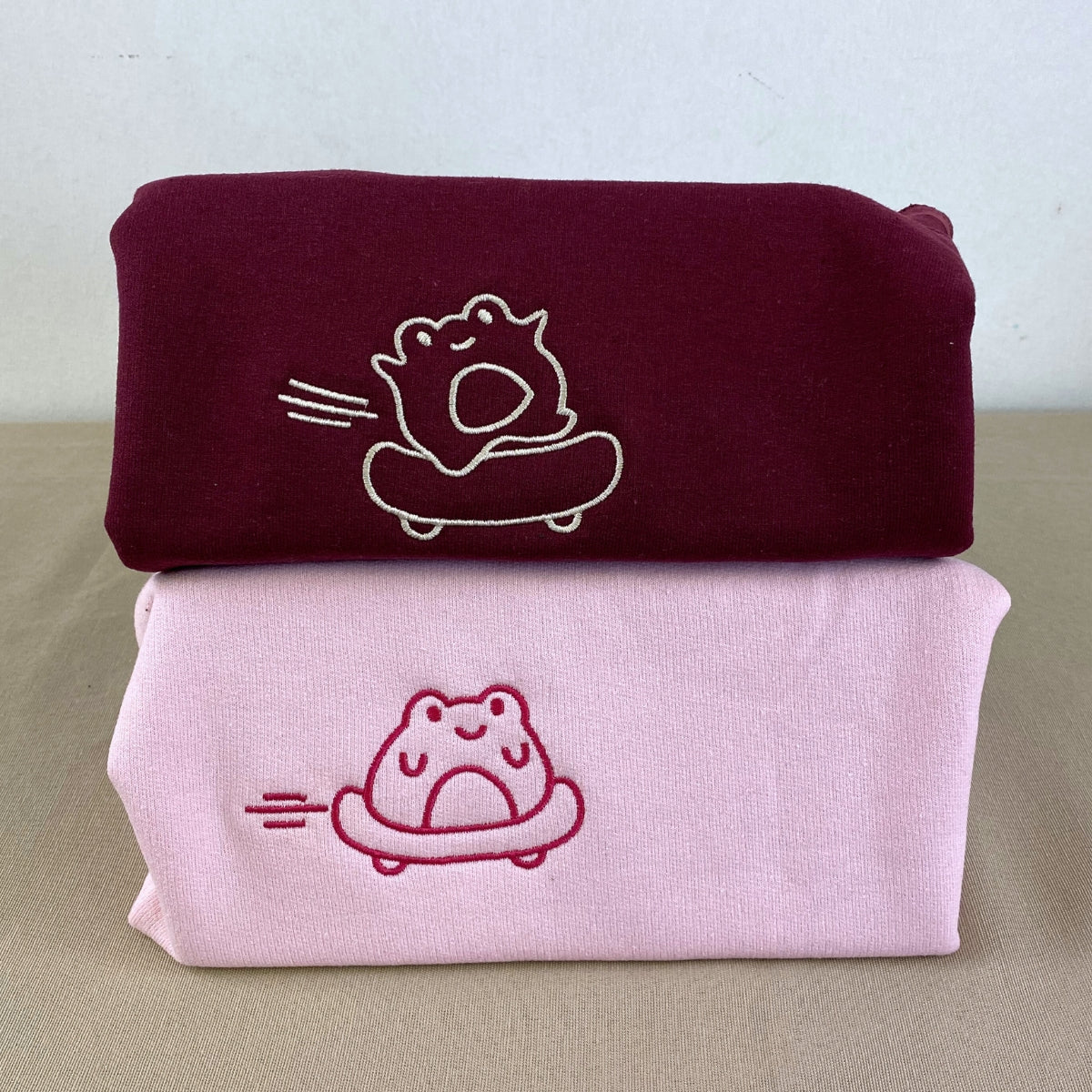 Custom Embroidered Skateboard Frog Matching Hoodies for Couples - Image 3