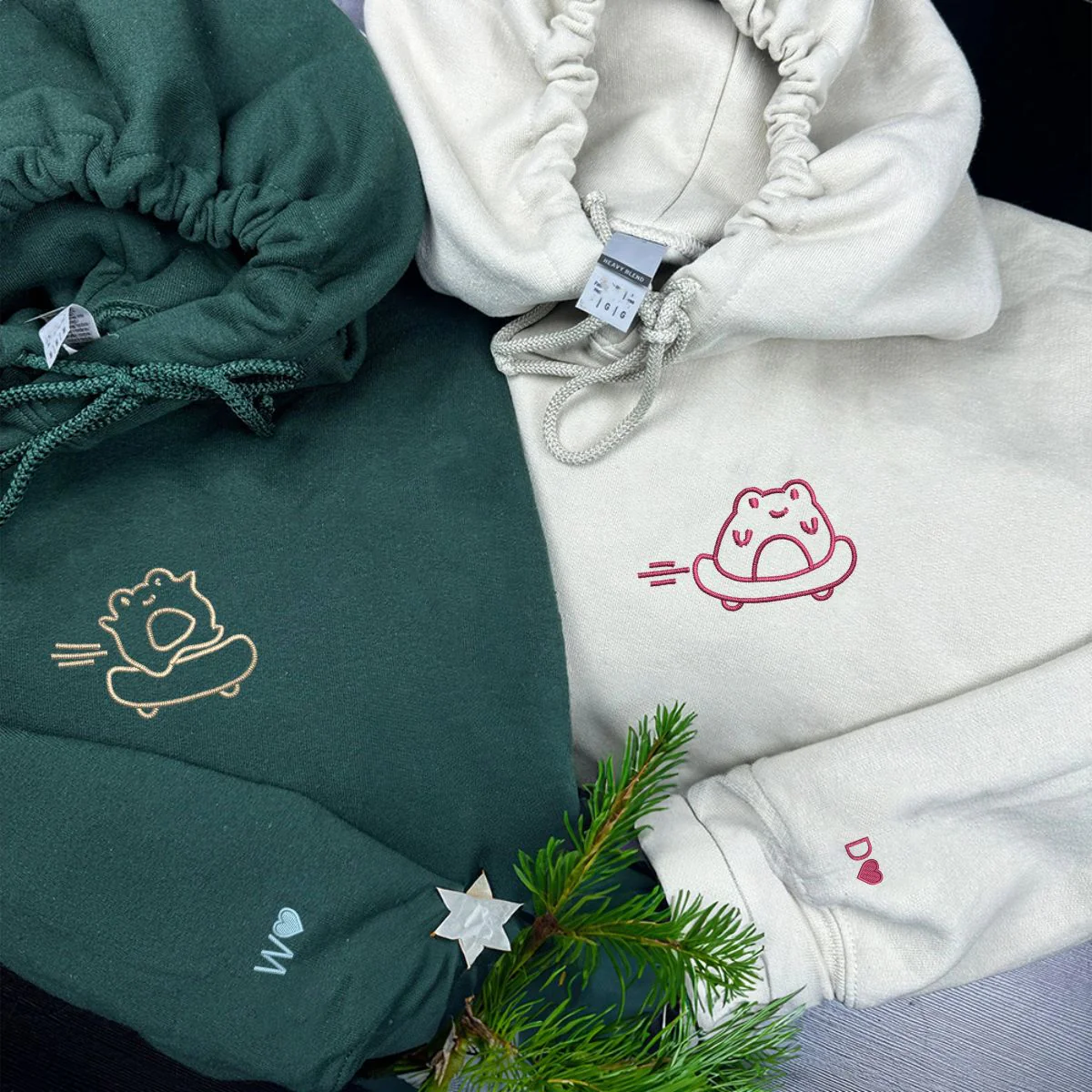 Custom Embroidered Skateboard Frog Matching Hoodies for Couples - Image 4