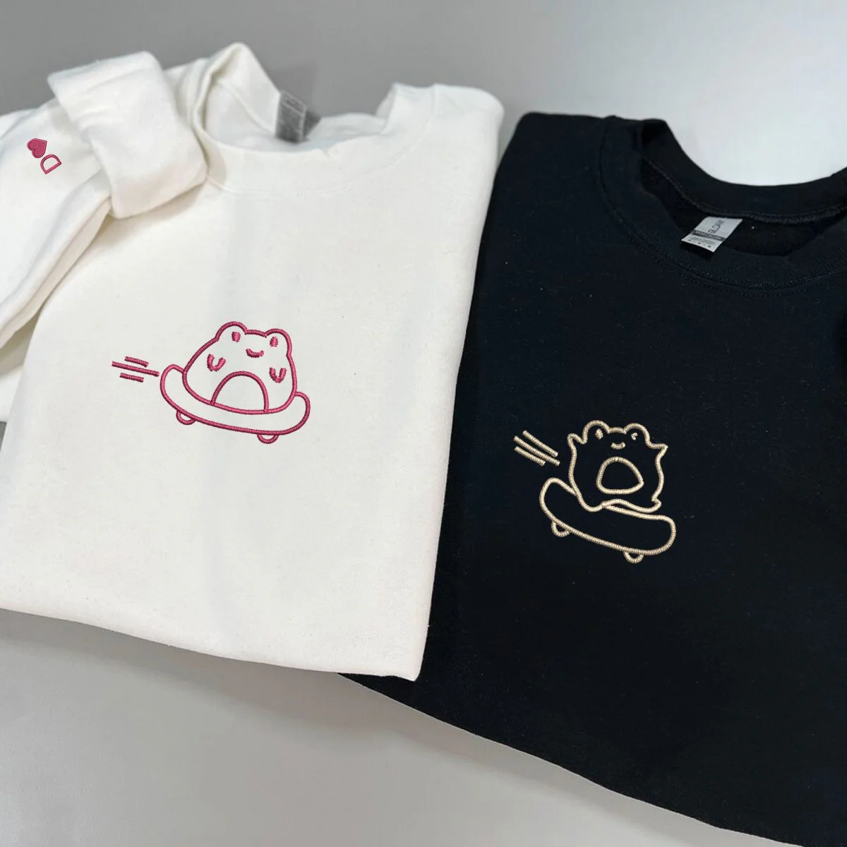 Custom Embroidered Skateboard Frog Matching Hoodies for Couples - Image 6